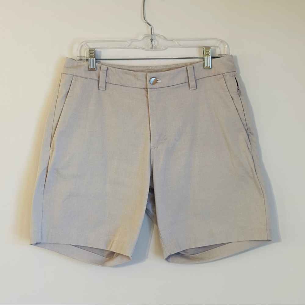 lululemon athletica Men's Hybrid Shorts in Light Gray Size 31 Medium
